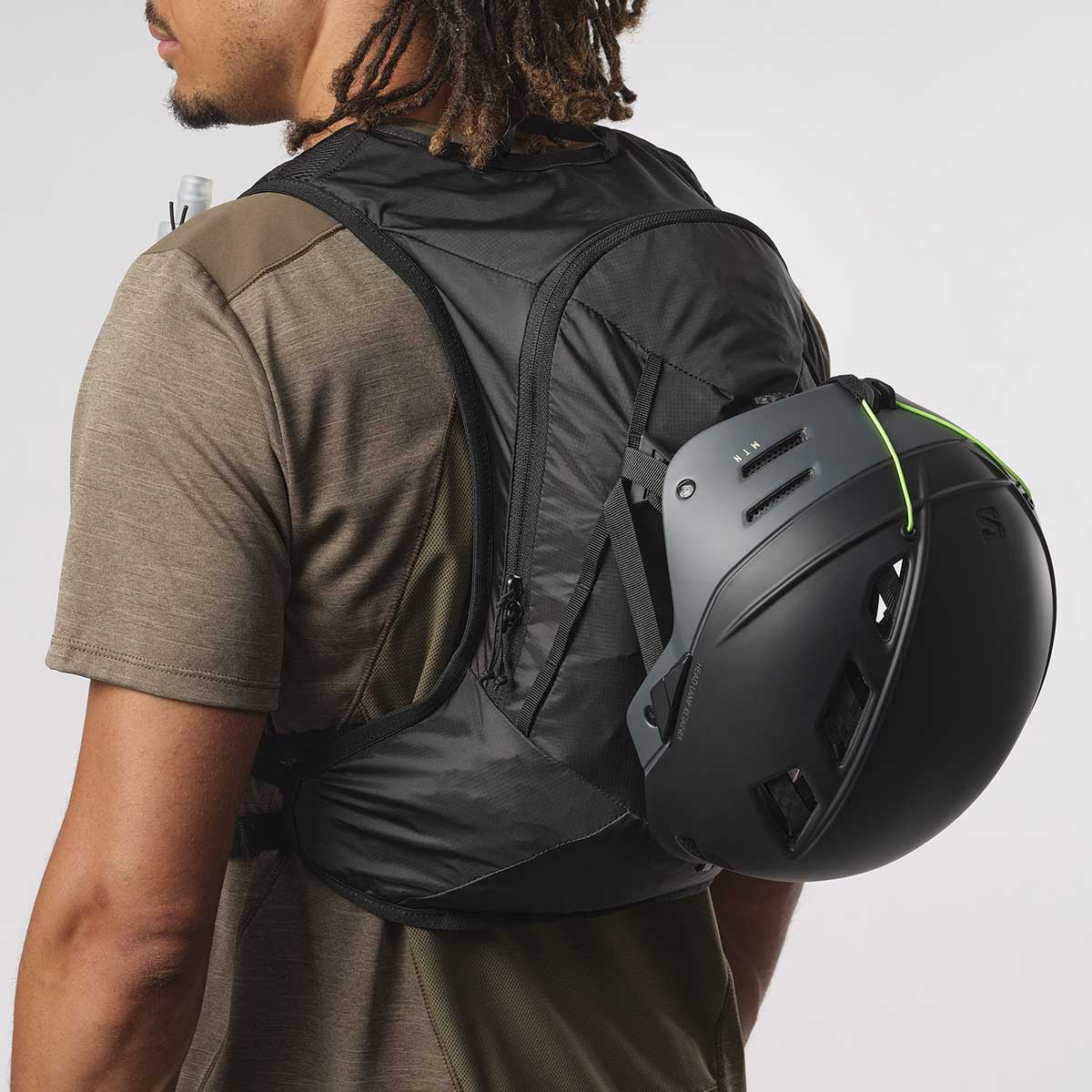 UNISEX CROSS 8 ユニセックス パック ハイキング ランニングバッグ トレラン