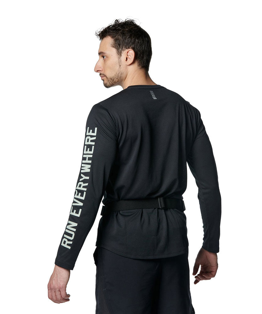 UAラン エブリウェア ストライド ロングスリーブシャツ 長袖
