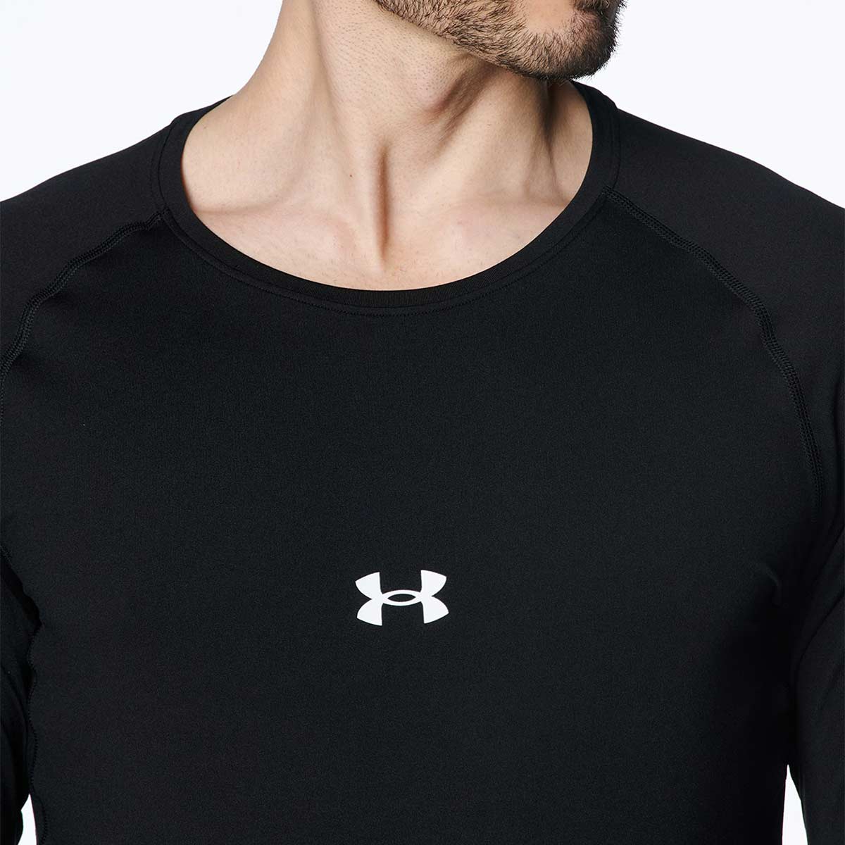 UA  ヒ ートギア コンフォート フィッティド ロングスリーブ クルーネック シャツ