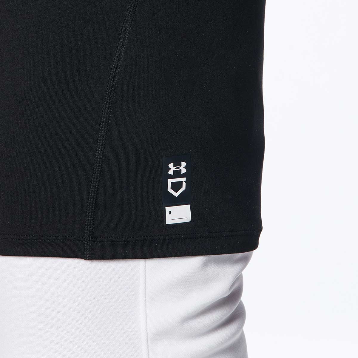 UA  ヒ ートギア コンフォート フィッティド ロングスリーブ クルーネック シャツ