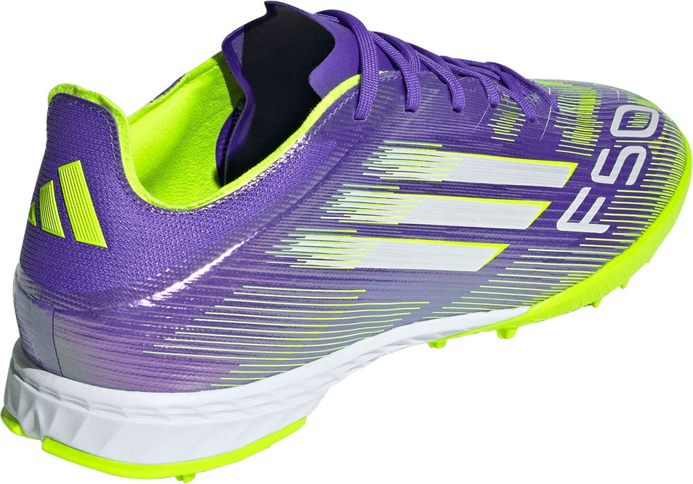 F50 プロ TF スパイク / ターフ用 トレーニングシューズ