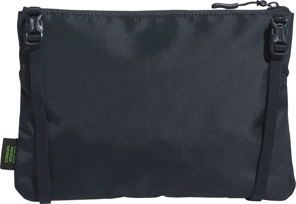 マストハブ サコッシュ