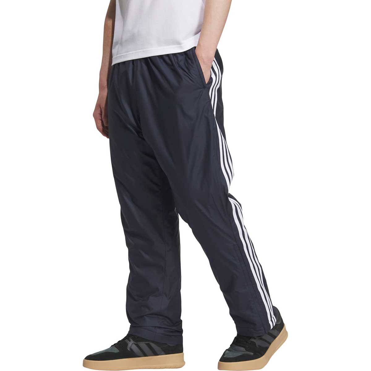 メンズ スリーストライプス ルーズフィット パデッドトラックパンツ ロングパンツ