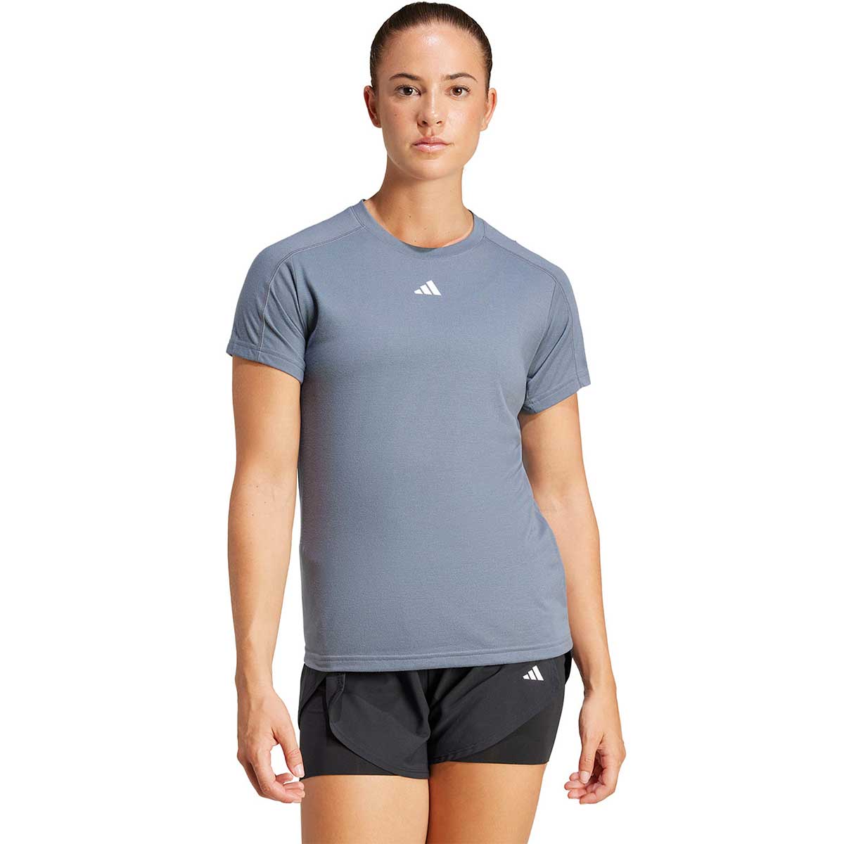 マルチスポーツＴシャツ AEROREADY トレイン エッセンシャルズ ミニマル ロゴ ク