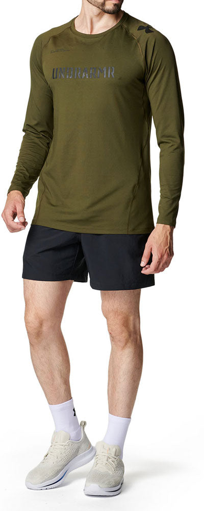 メンズ UAヒートギア フィッティド グラフィック ロングスリーブ シャツ 長袖