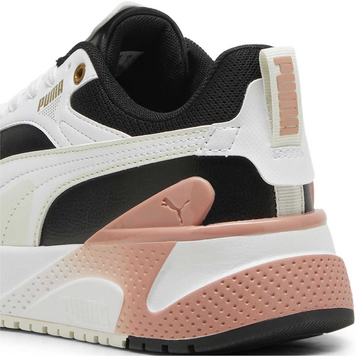 Women's Multi-Sport Shoes R78 Disrupt Sneakers