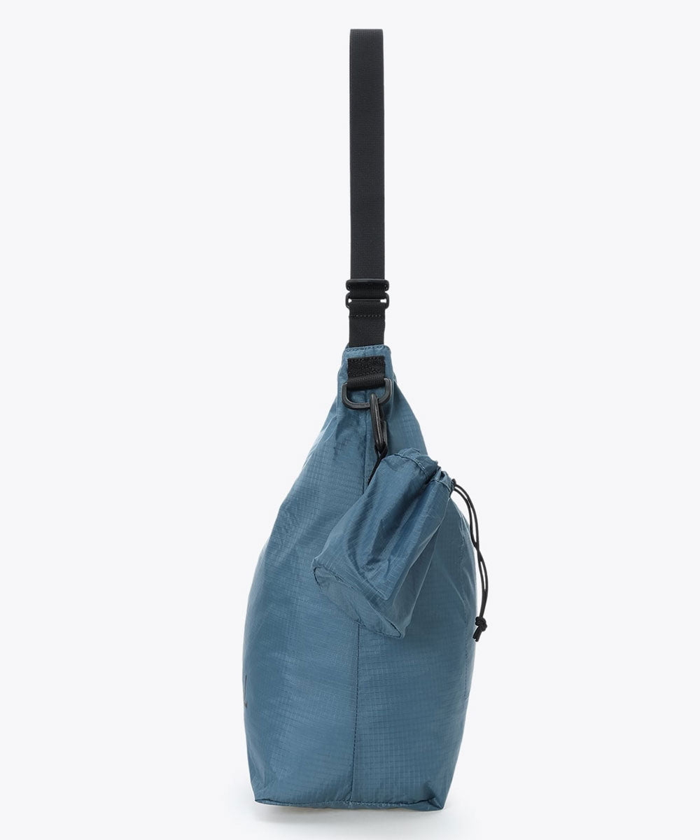 タイガーブルックショルダー バッグ 鞄 アウトドア シンプル はっ水 カジュアル