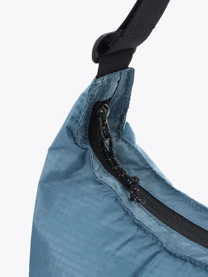 タイガーブルックショルダー バッグ 鞄 アウトドア シンプル はっ水 カジュアル