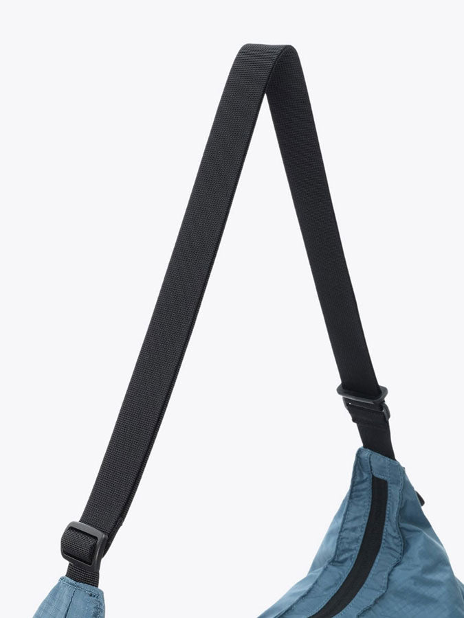 タイガーブルックショルダー バッグ 鞄 アウトドア シンプル はっ水 カジュアル