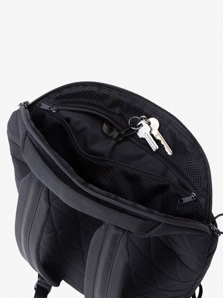 ジオフェイススリムパック バックパック デイパック リュックサック カバン