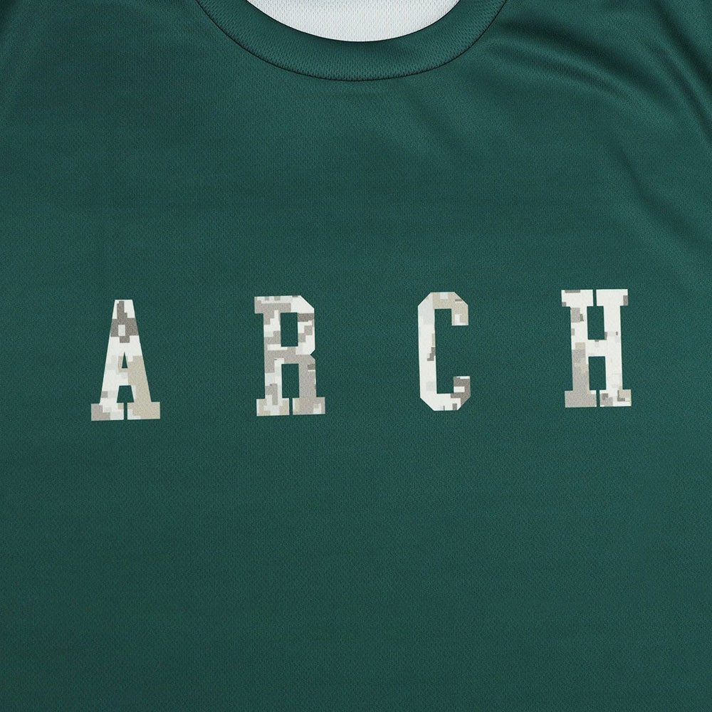 Arch overlap camo tee メンズ 半袖 Ｔシャツ トップス